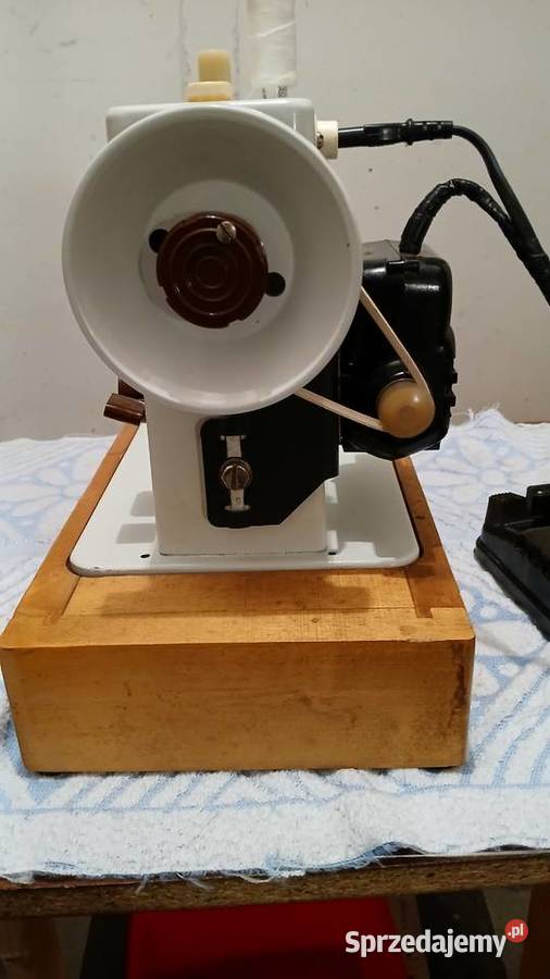 Sprzedam maszynę do szycia Pozostałe łódzkie Zgierz