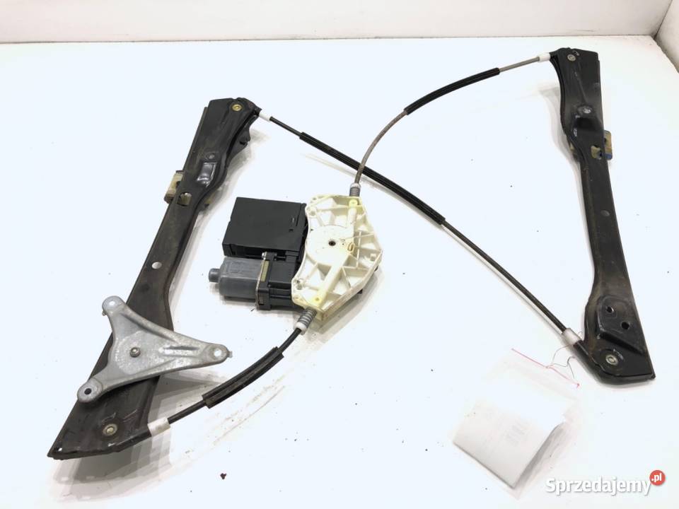 PODNOŚNIK SZYBY PRAWY PRZÓD VW PASSAT B7