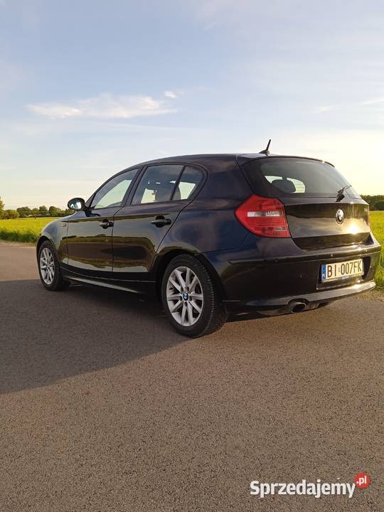BMW E87 czarny benzyna Rok produkcji 2008 Dąbrowa Białostocka