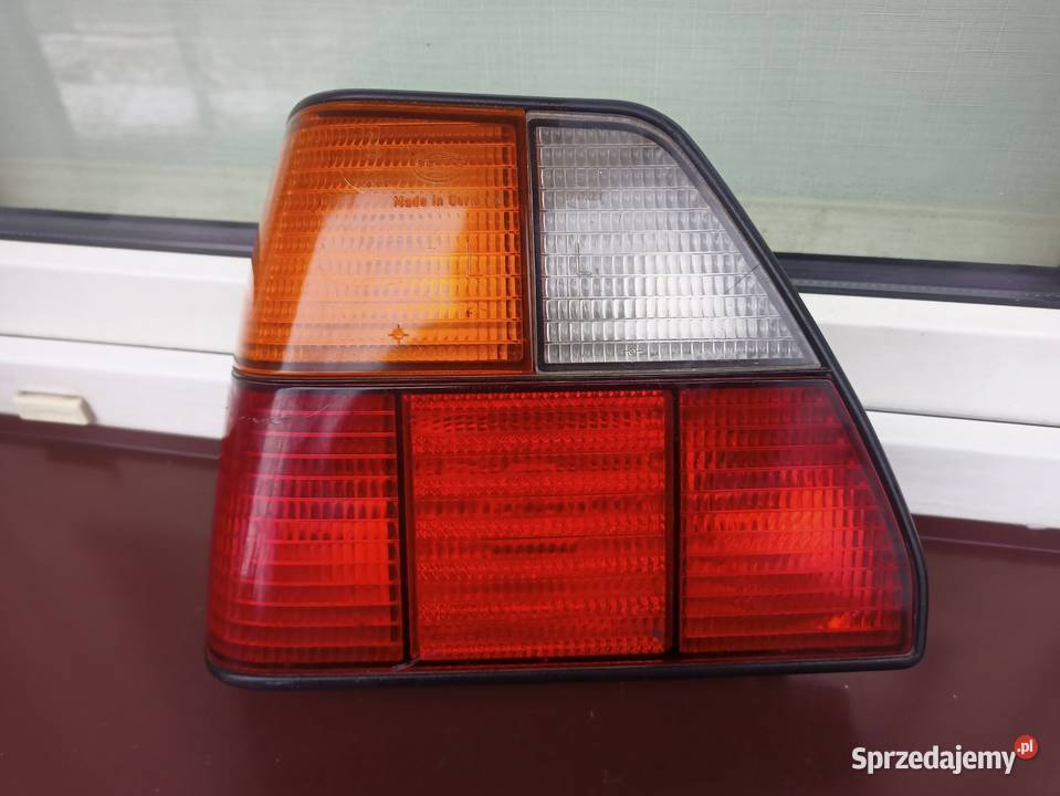 VW Golf MK2 II lampa tył tylna lewa Hella wkład osobowe Sieradz