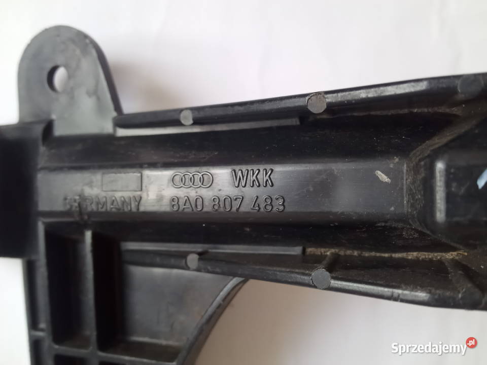 Audi 80 B4 Ślizg zderzaka tył Uchwyt Lewy Dębica