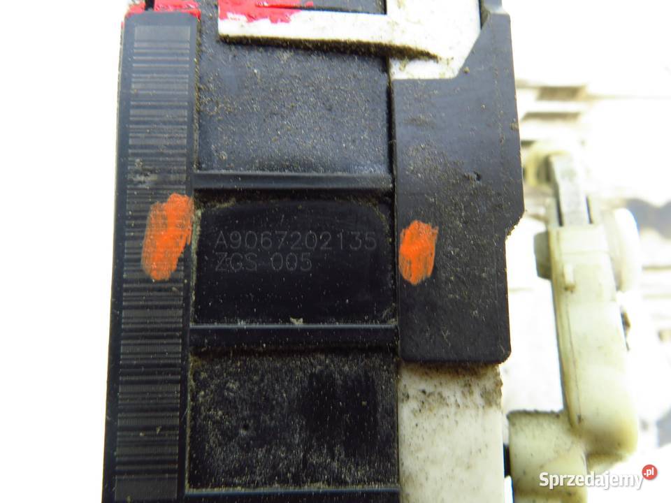 ZAMEK LEWY PRZEDNI MERCEDESBENZ SPRINTER 906 Karoseria