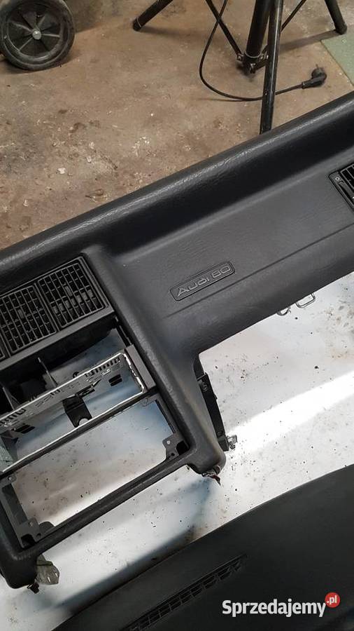 Audi 80 b4 deska kokpit Stubno