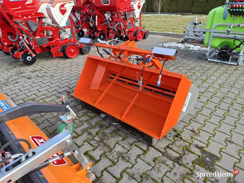 Posypywarka opadowa samozaładowcza 12m Pozostałe Posądza