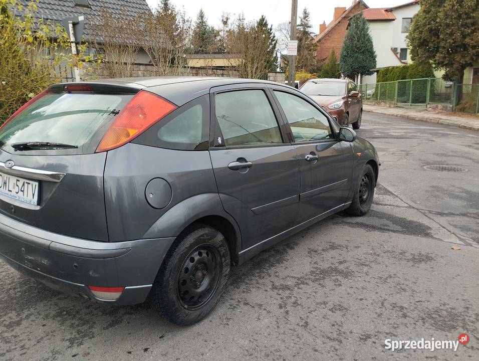 Ford Focus Ghia 16 LPG Wołów