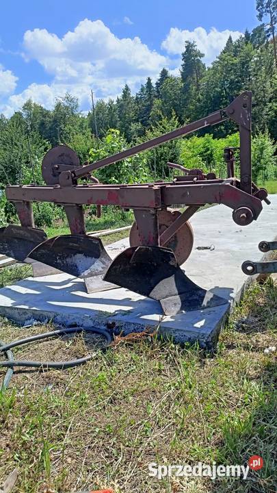 Pług 3 skibowy nieuszkodzony Brzóza Królewska