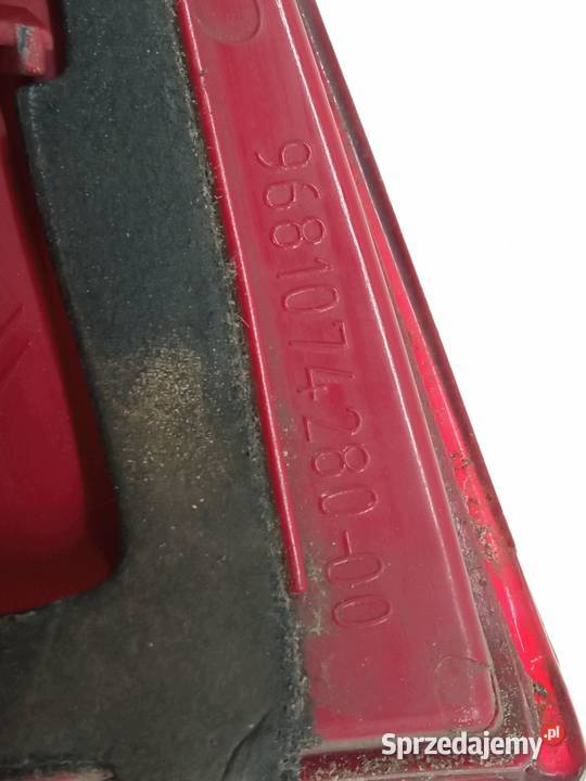 LAMPA TYŁ W KLAPĘ PRAWA KOMBI 9681074280 Citroen