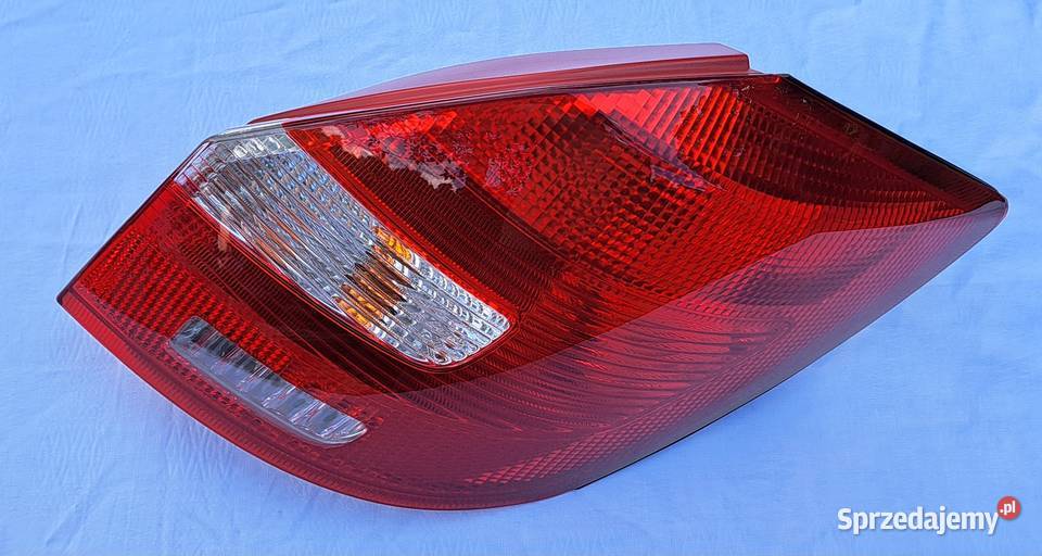 LAMPA PRAWA TYŁ TYLNA SKODA FABIA II LIFT KOMBI Mielęcin