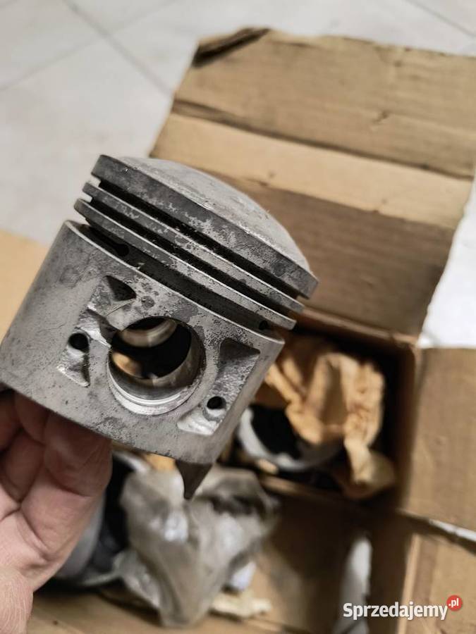 Tłoki z epoki PRL Fiat 125p Krasnystaw