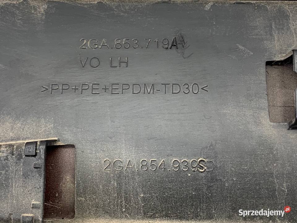 LISTWA DRZWI LEWY PRZÓD VW TROC Crossover Listwy i nakładki sprzedam