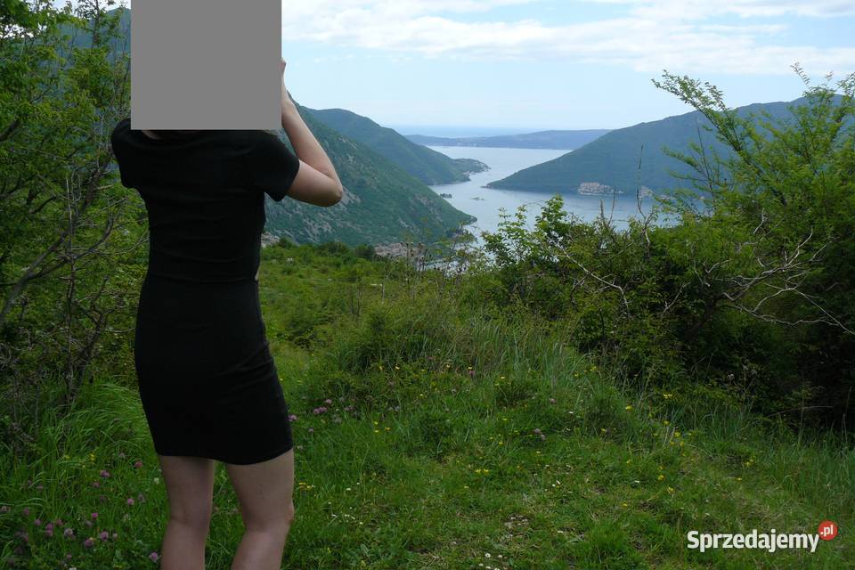Sukienka z odslonietym brzuchemS 13 zl