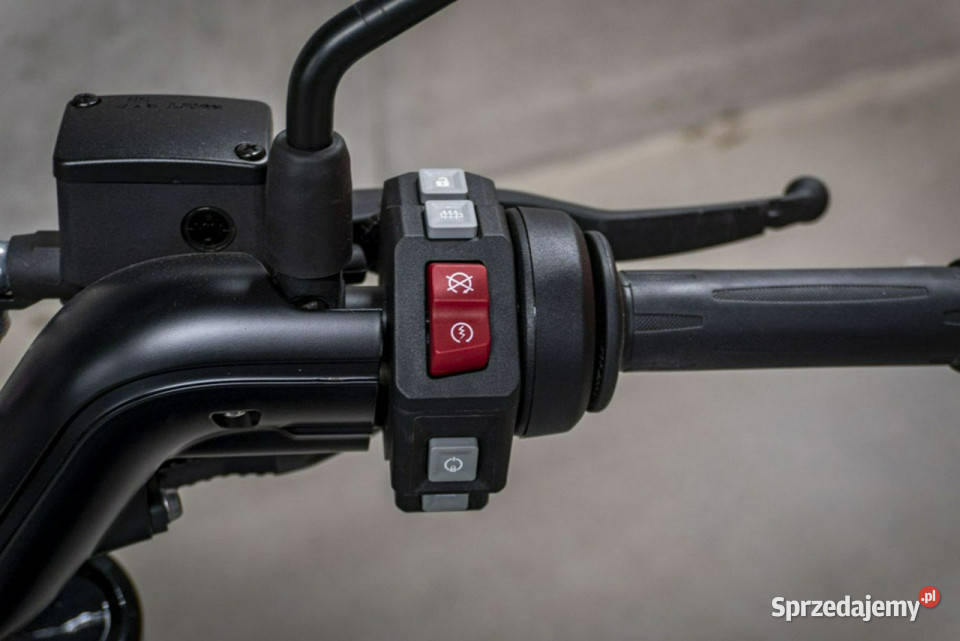 BMW CE 02 CE 02 Specjalnia Dostępny ręki 15KM Łódź