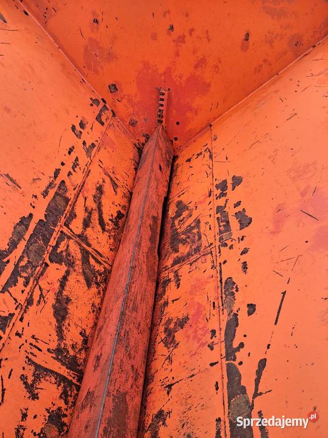 Rozsiewacz do nawozów i wapna RCW Zbuczyn