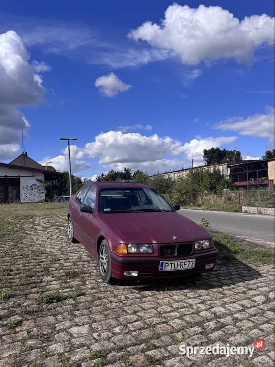 BMW e36 318i gaz hak butla do 2030 Rok produkcji 1993 Seria 3 wielkopolskie Słupca