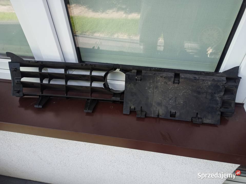 VW Passat B2 32b grill atrapa przednia chłodnicy osobowe Sieradz