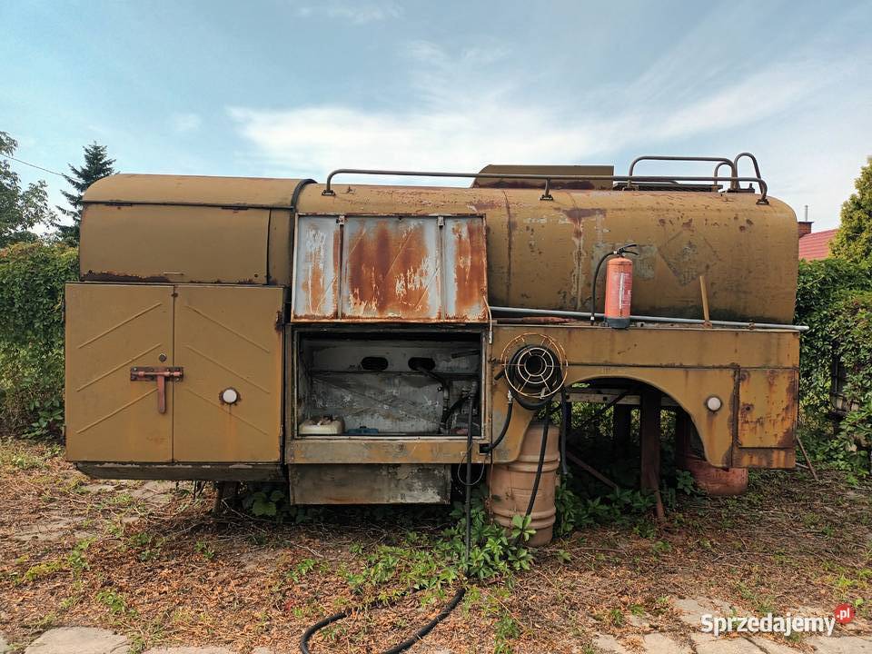 Cysterna 7500 l z pompą paliwa 1983 Cysterny Teresin