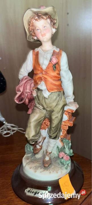 figurka rzeźba Chłopiec z płaszczem z włoski pomorskie Gdańsk