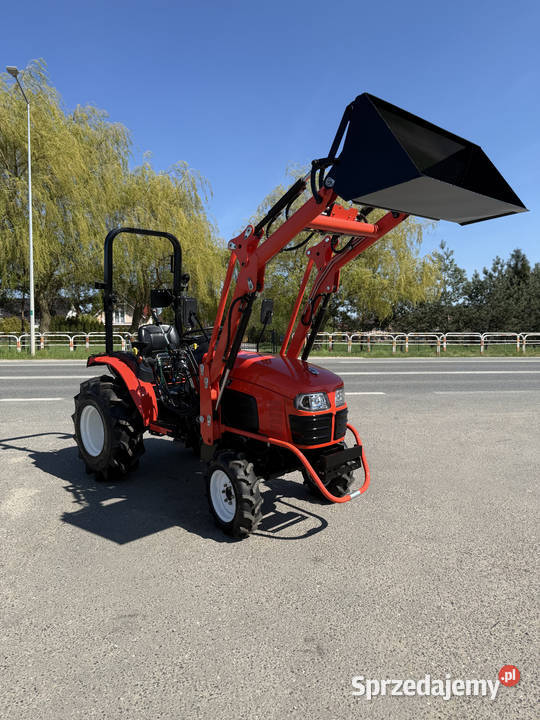 Traktor Taro B40 HST z ładowaczem czołowym 40