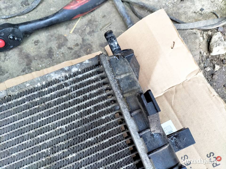 FORD MONDEO MK1 20 CHŁODNICA WODY