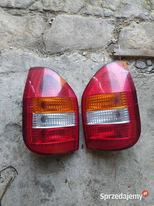Przednie lampy Opel Zafira 2002r Krzemień Drugi