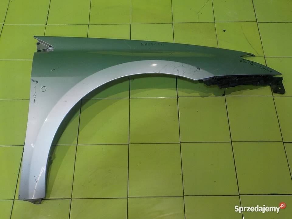 RENAULT LAGUNA III 08r HB 5D blotnik prawy przod Części samochodowe Suków