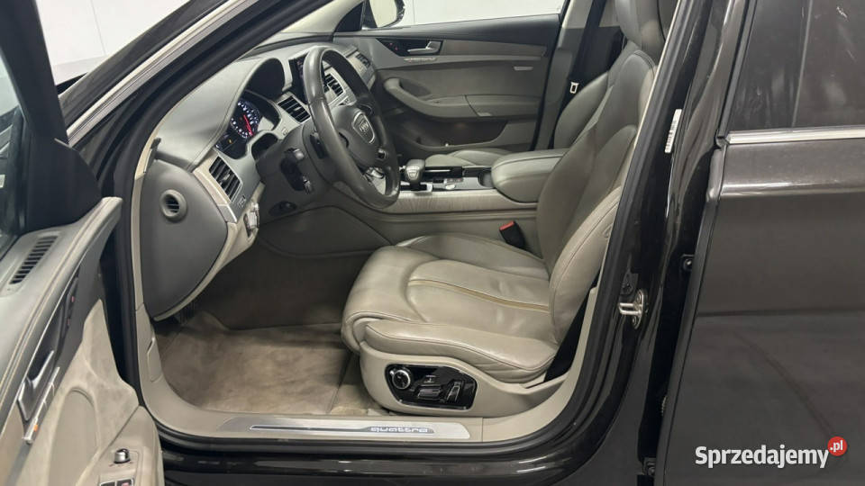 Audi A8 Quattro 30 TDi DPF Tiptronic D5 2017 światła przeciwmgielne Grójec