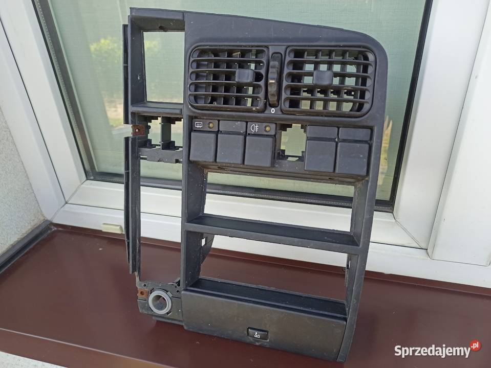 Opel Omega A konsola środkowa panel nawiew Wyposażenie wnętrza Sieradz sprzedam