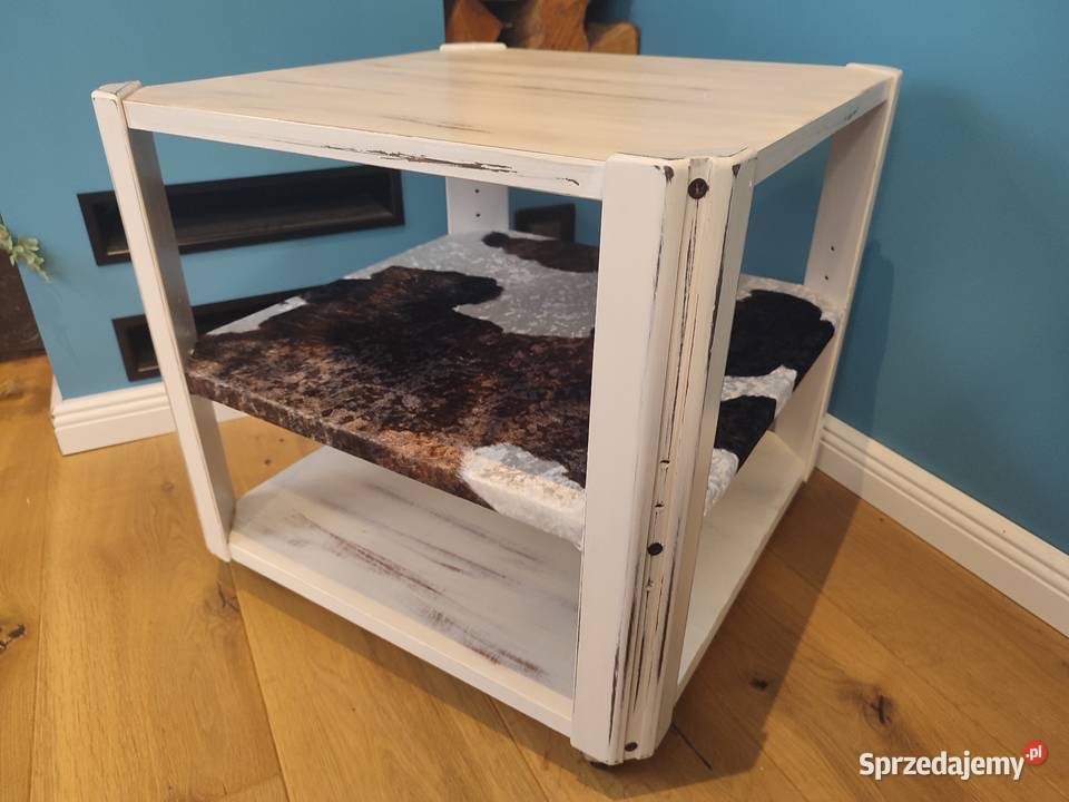 Piękny unikatowy stolik pomocnik biały z Meble Łódź