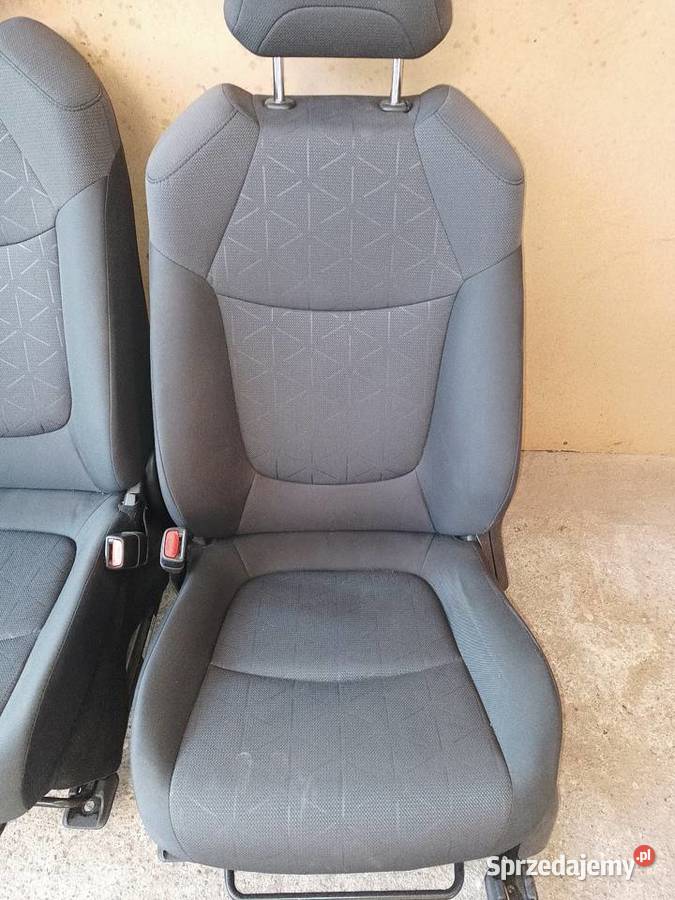 Komplet foteli do toyota RAV4 5 Szlachta