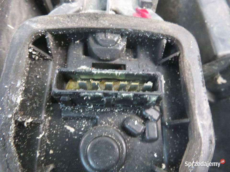 LAMPA PRAWA TYLNA PEUGEOT PARTNER I