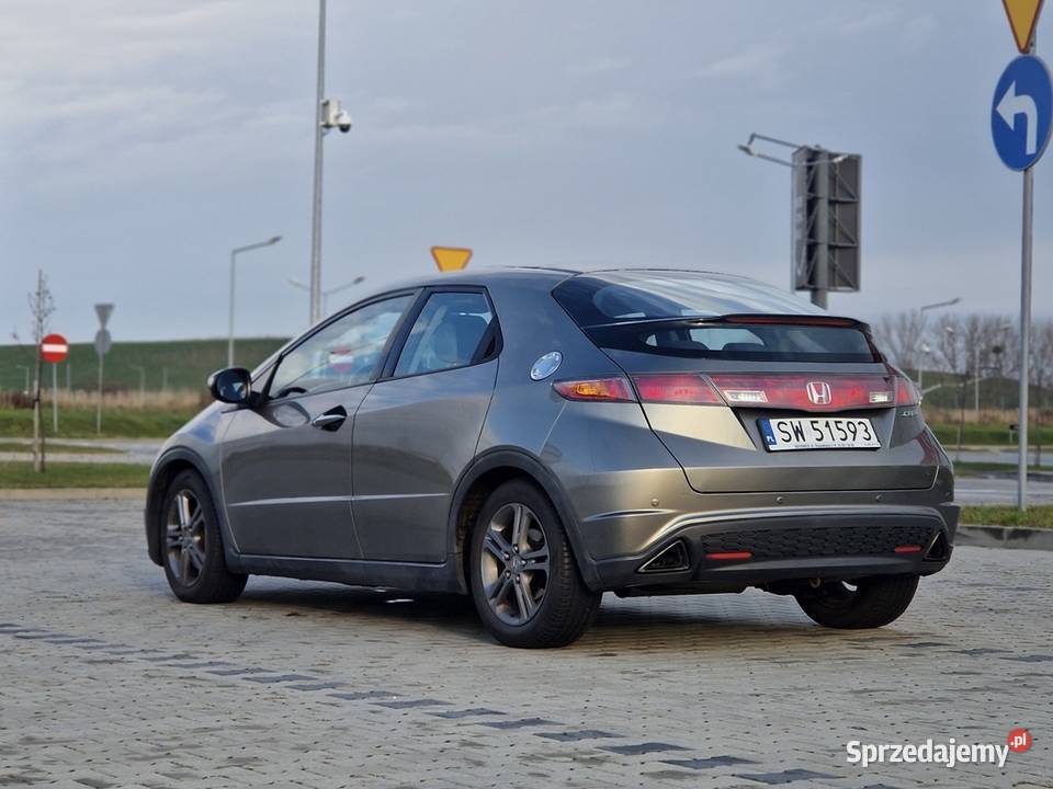 Honda Civic VIII UFO 18 140 Samochody osobowe