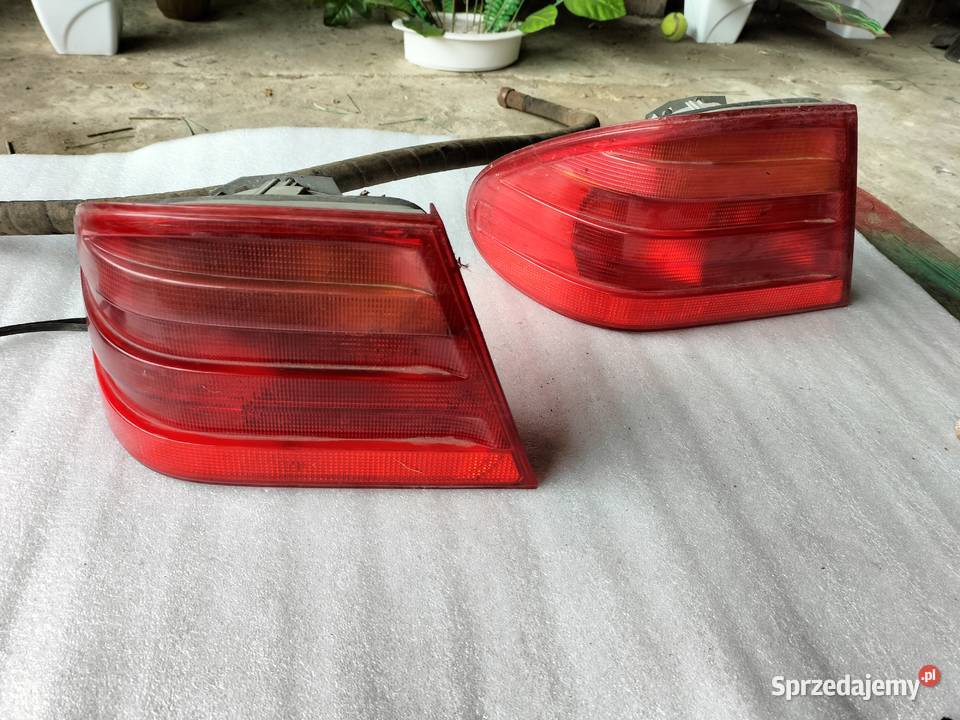 MercedesBenz E W210 LAMPA TYŁ TYLNA LEWA Kamień-Kolonia sprzedam