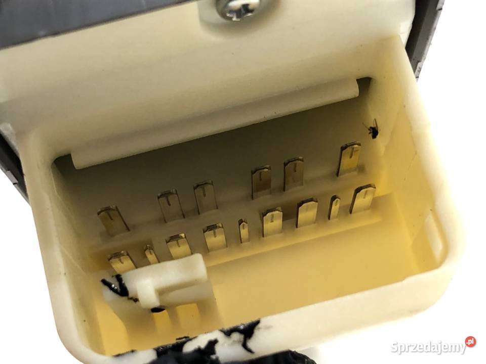 PRZEŁĄCZNIK SZYB TOYOTA RAV 4 IV 0760N76 SUV Mechanizmy opuszczania szyb