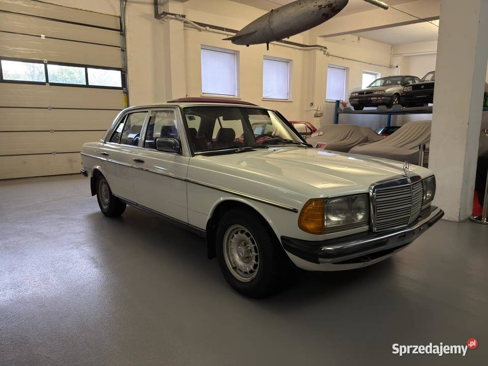 Mercedes W123 200 Benzyna 1984 klasyka manualna Zgierz