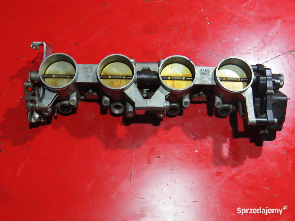 SUZUKI GSR 600 GSR600 K10 PRZEPUSTNICA listwa Warszawa