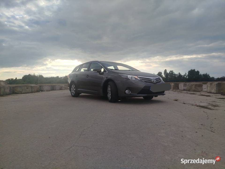 Toyota Avensis D4D premium diesel Brzeg