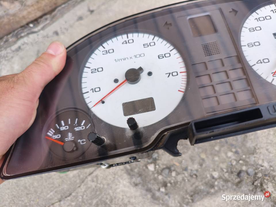 Licznik z obrotomierzem Audi 80 b4 20 abt osobowe Chełm