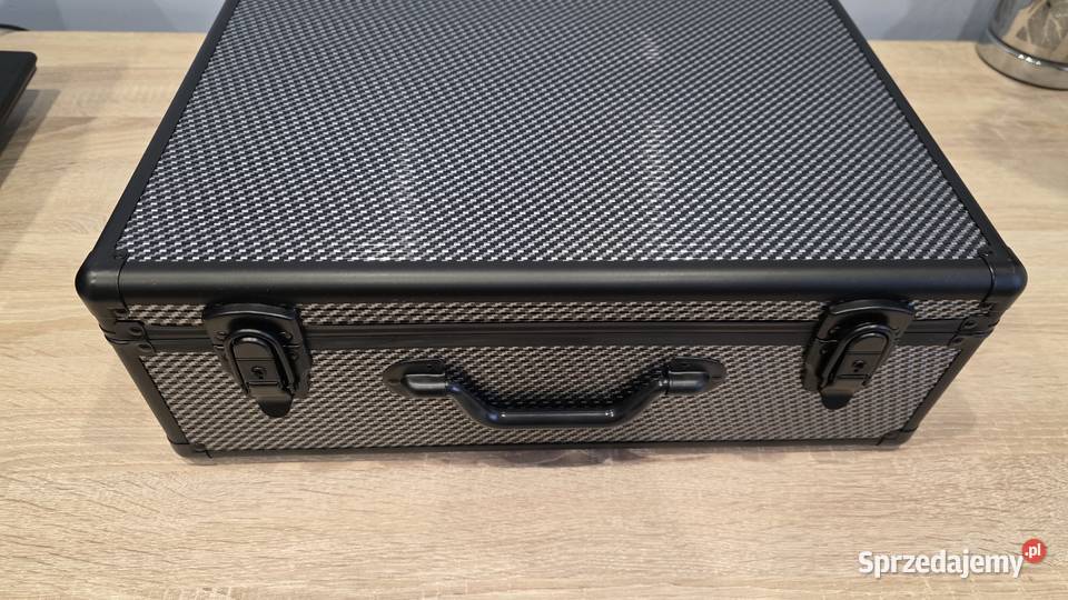 Walizka czarna aluminiowa narzędziowa na kluczyk