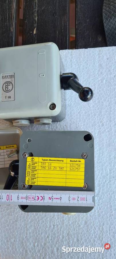 2 sztuki Wyłącznik główny z obudową 16A Wiśniowa