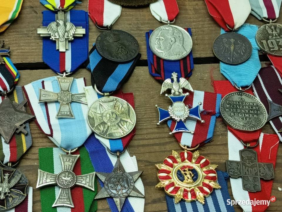 Duży pakiet zestaw odznaczenia polskie repliki Gozdnica
