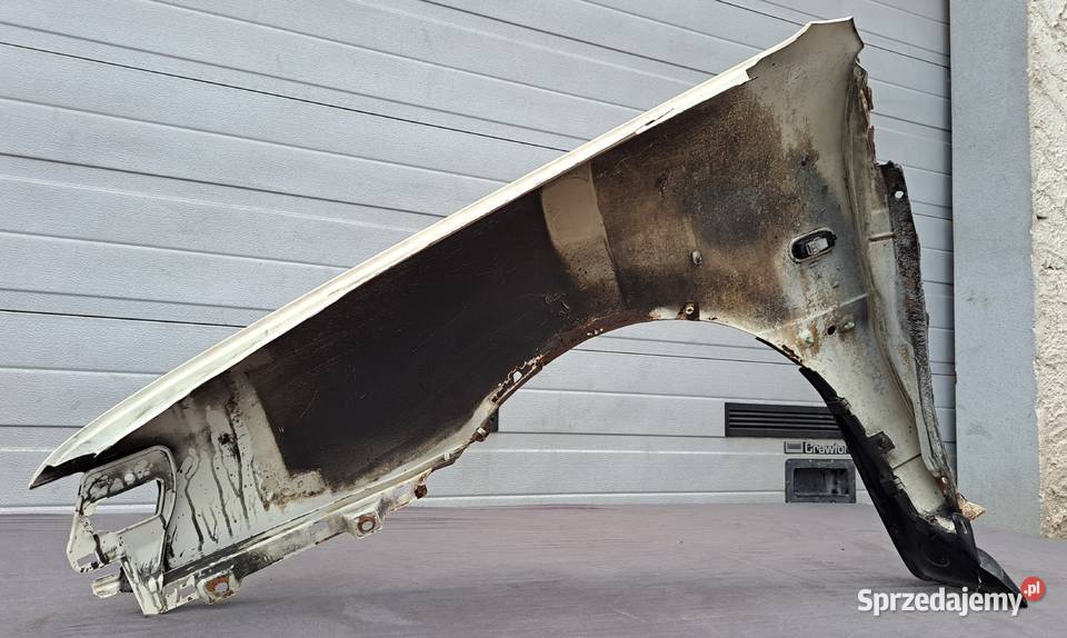 Błotnik prawy przód VW Passat B4 19931997 Mielęcin