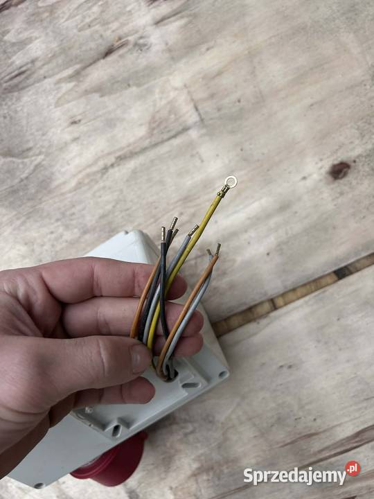 Nowy wyłącznik silnikowy Tripus 400