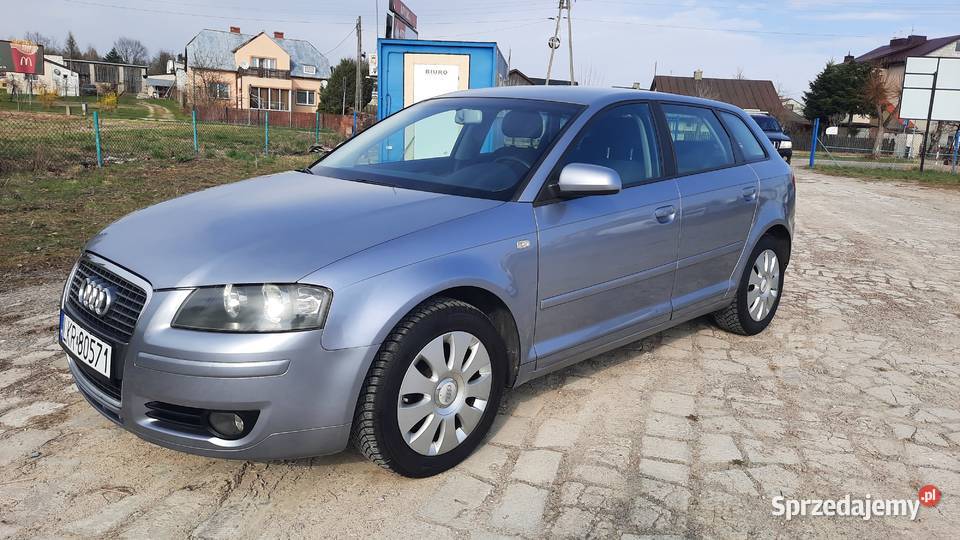 Audi A3 8P 16 Benzyna 5 Drzwi sprawna Klima Alu klimatyzacja Kraśnik sprzedam