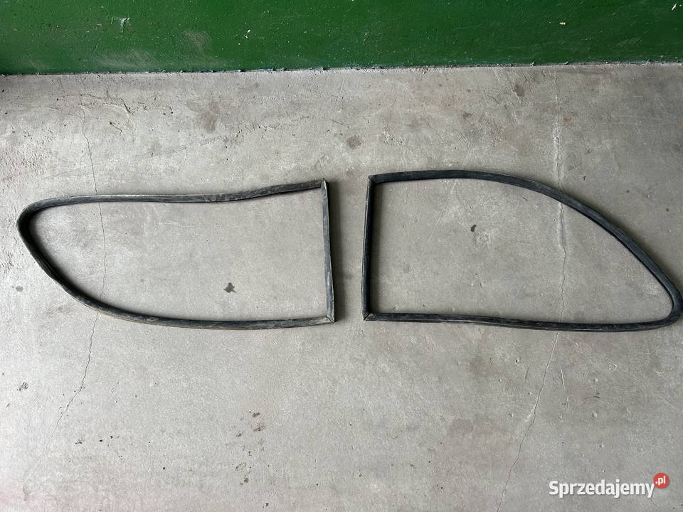 Zestaw nowych i używanych części do samochodu Chełm