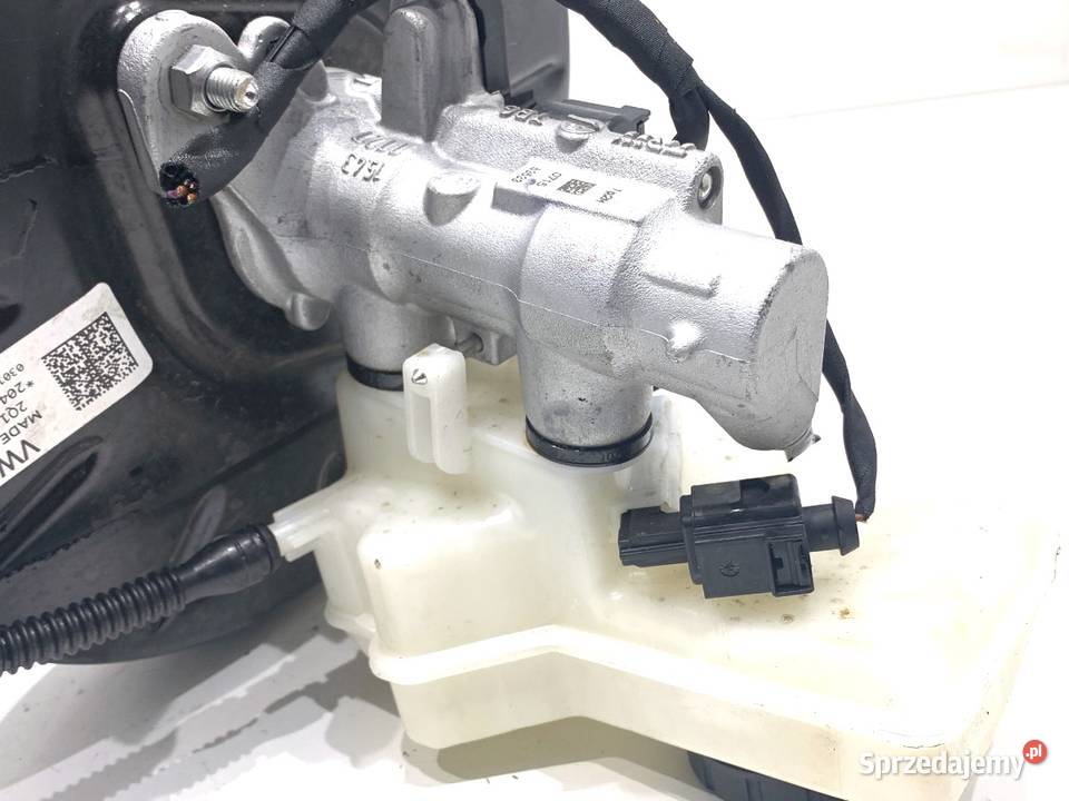 SERWO HAMULCOWE SKODA KAMIQ 2Q1614105R Crossover