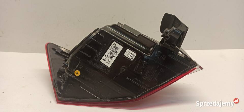 SKODA KAROQ LAMPA PRAWY TYŁ LIFT 57A945208C osobowe