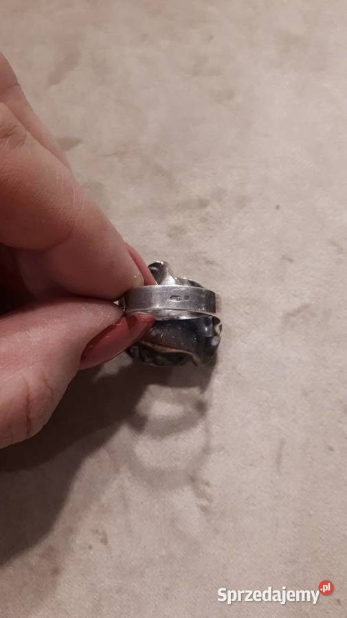 pierścionek srebrny z koralową kulką mazowieckie Skaryszew