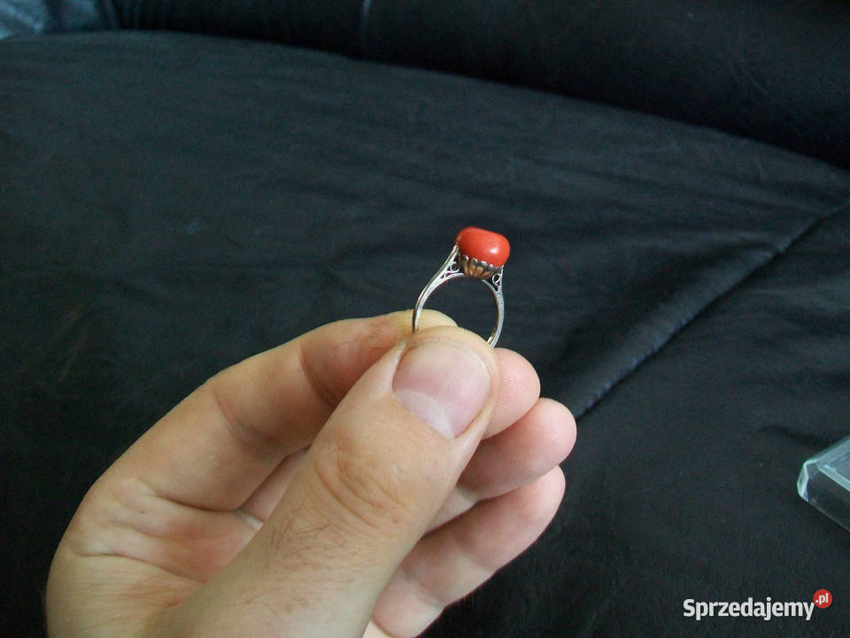 Pierścionek z Koralem Szlachetnym Białe Złoto Pierścionki Brzeg