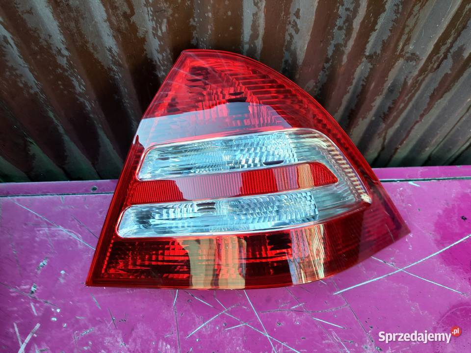 Mercedes w203 04r lampa tylna prawa nowa Pruszków
