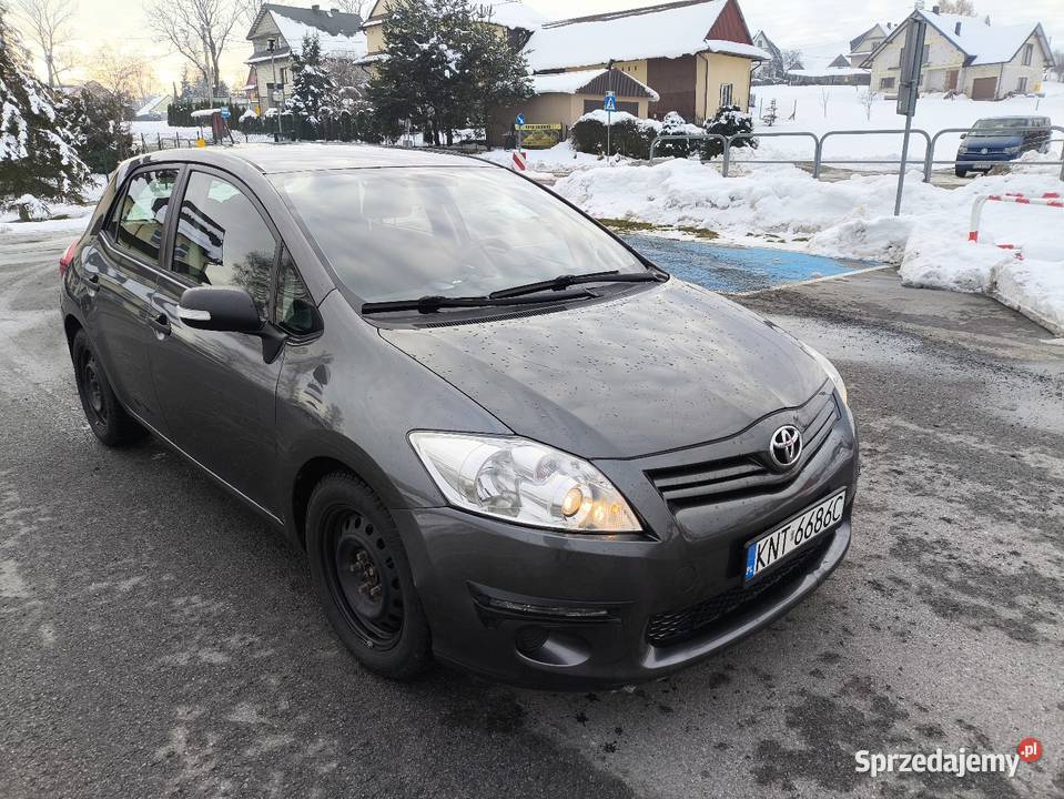 Toyota Auris benzyna Auris Samochody osobowe małopolskie